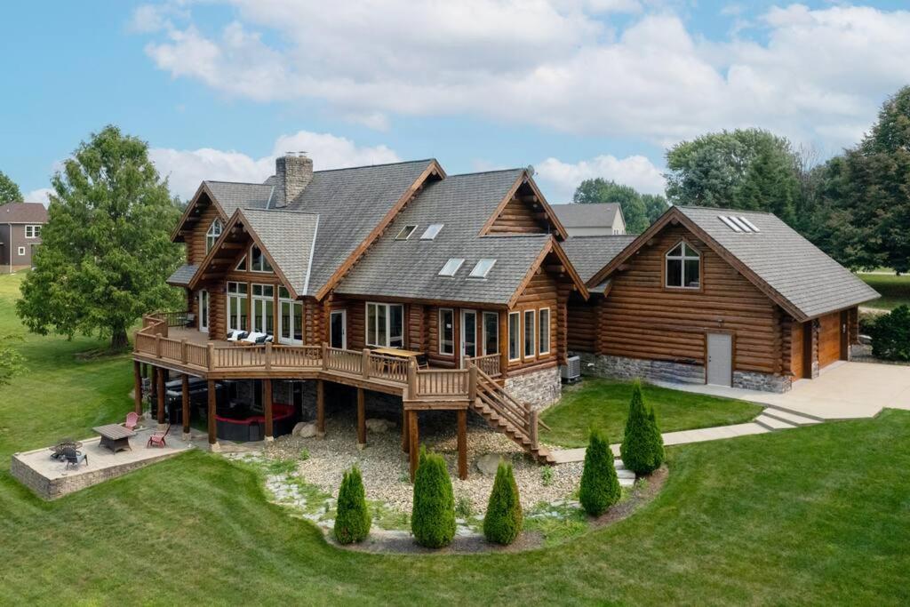 Luxury Timber Lodge w/Hot TubSleeps 20, Salem (updated prices 2024)