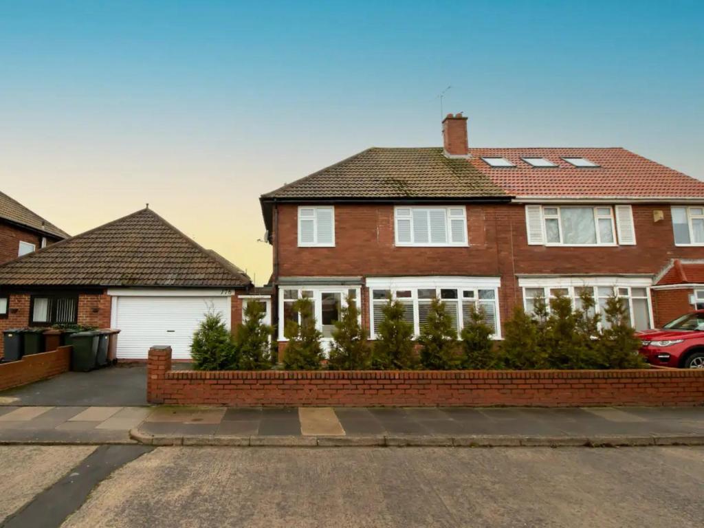 Pass the Keys Tynemouth Your Home Away From Home, North Shields