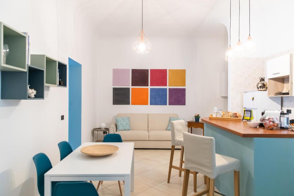 A kitchen or kitchenette at GARRUBA house 1