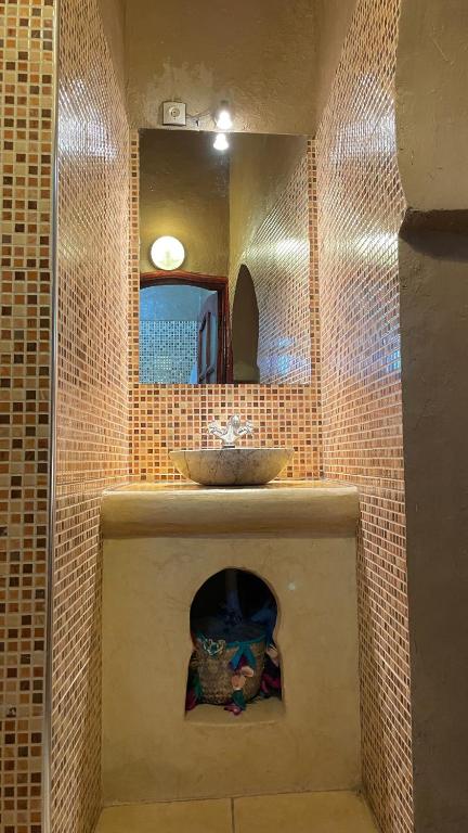 Koupelna v ubytování Riad Dar Poublanc