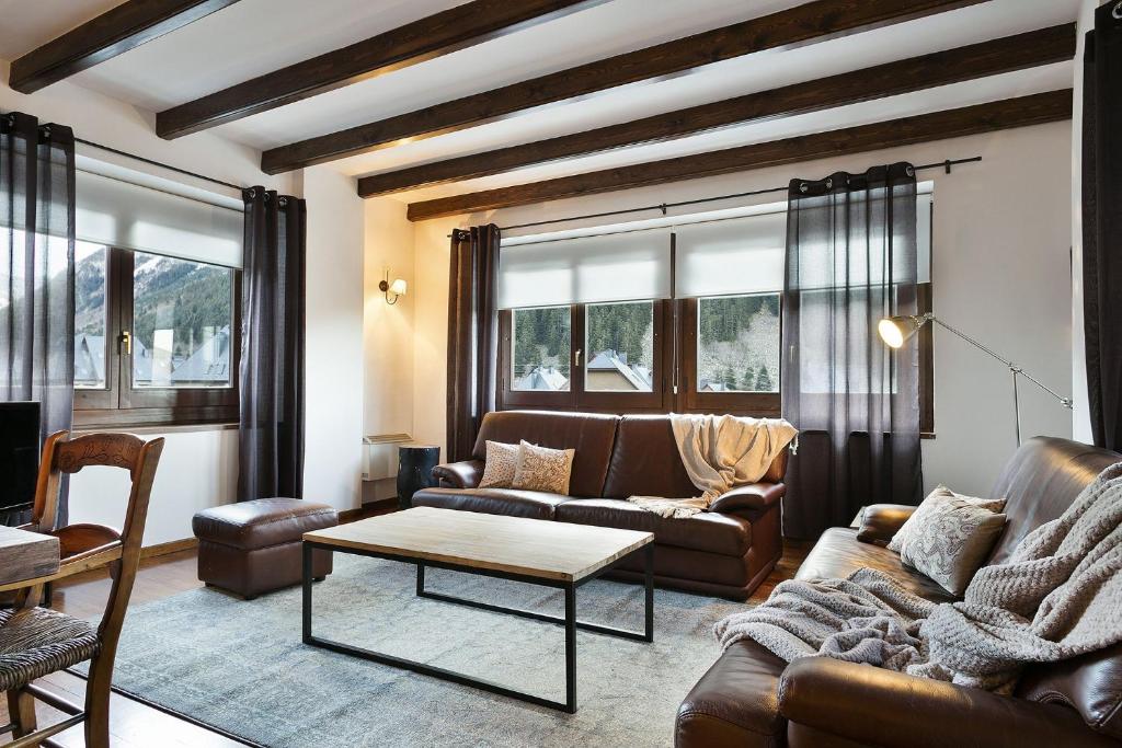 Posedenie v ubytovaní Luderna - Apartamento con terraza Bonaigua B2 Salient