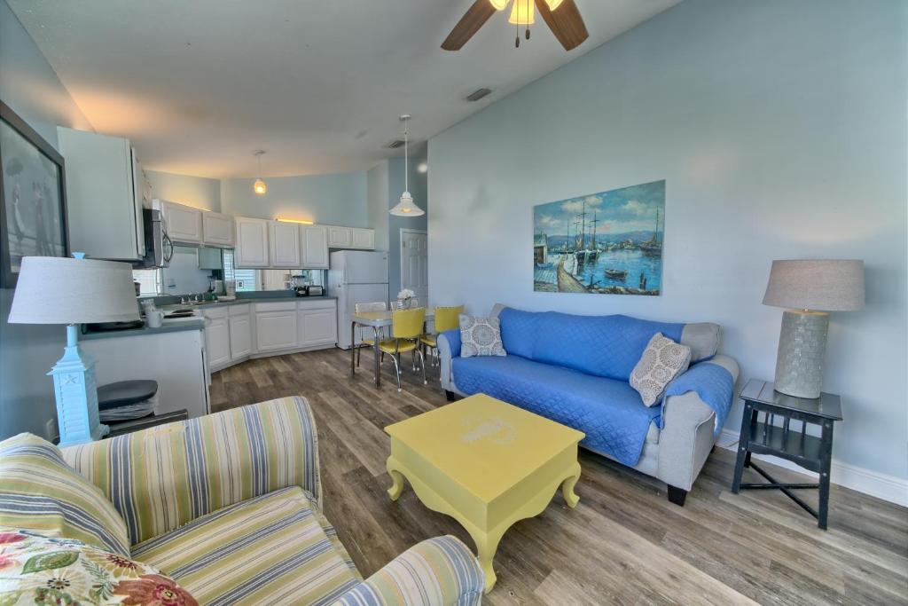 Pineapple Villas - Two-Bedroom Beachfront Villa 28