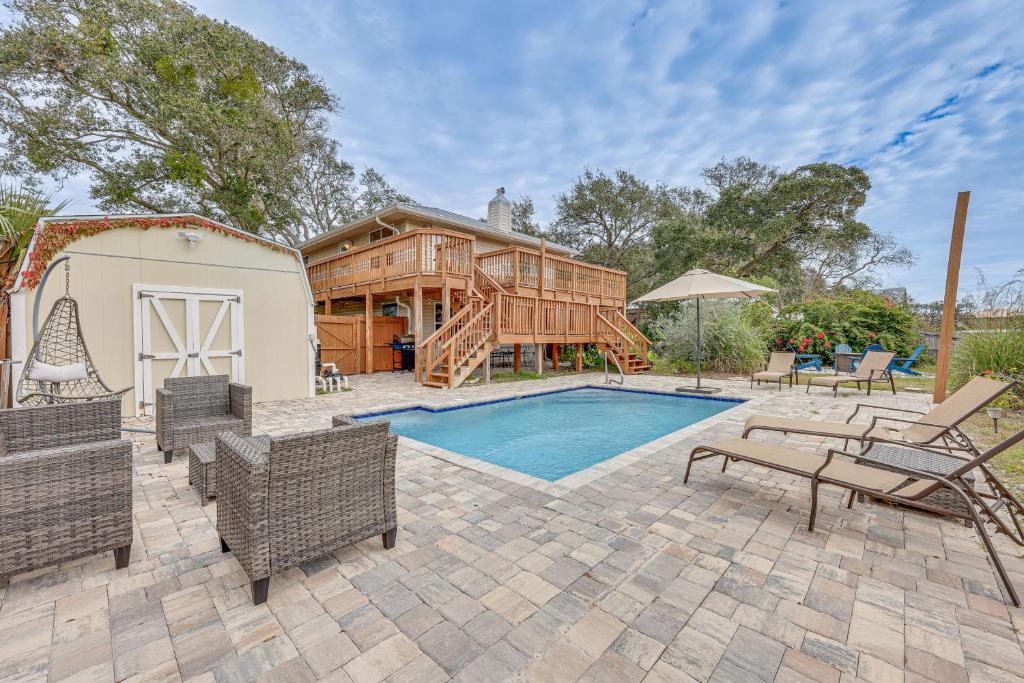CanalFront St Augustine Home with Dock and Pool!, St. Augustine