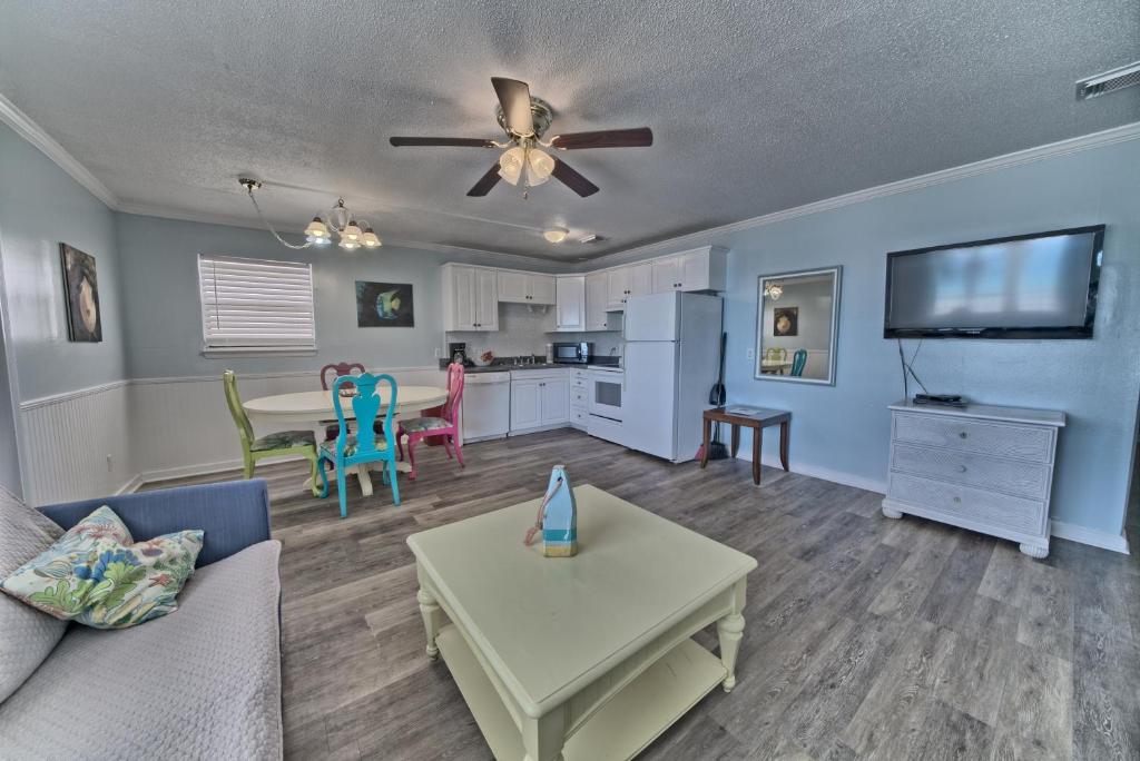 Pineapple Villas - Two-Bedroom Beachfront Villa 30