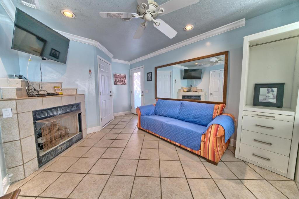Pineapple Villas - Studio With Pool View