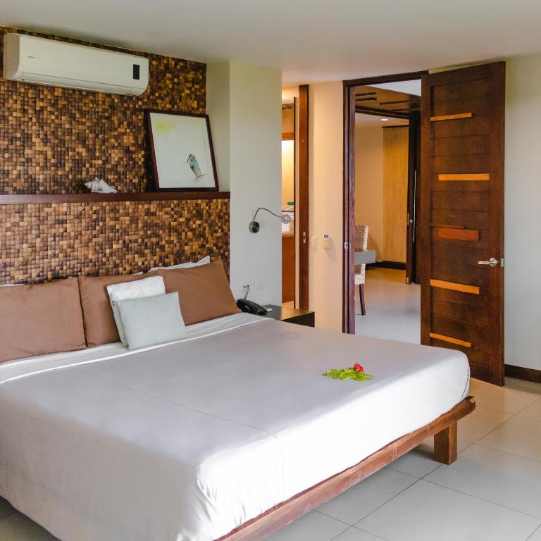 Las Flores Resort - シービュー付きデラックススイート