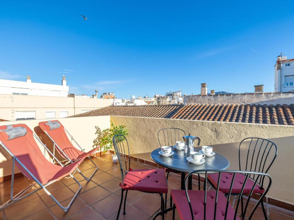 H2M Lazcano with sunny terrace in old town