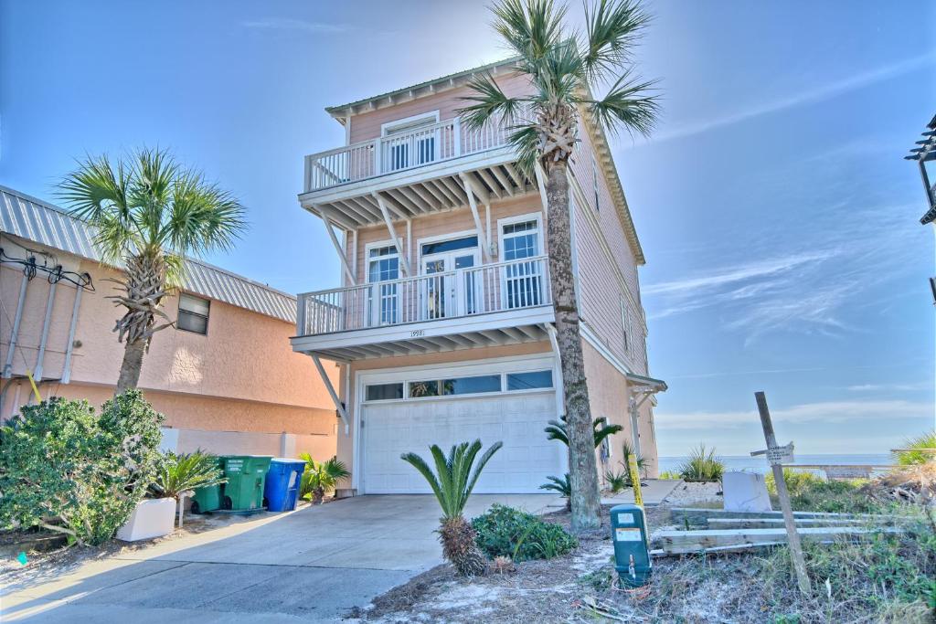 Pineapple Villas - Beach House