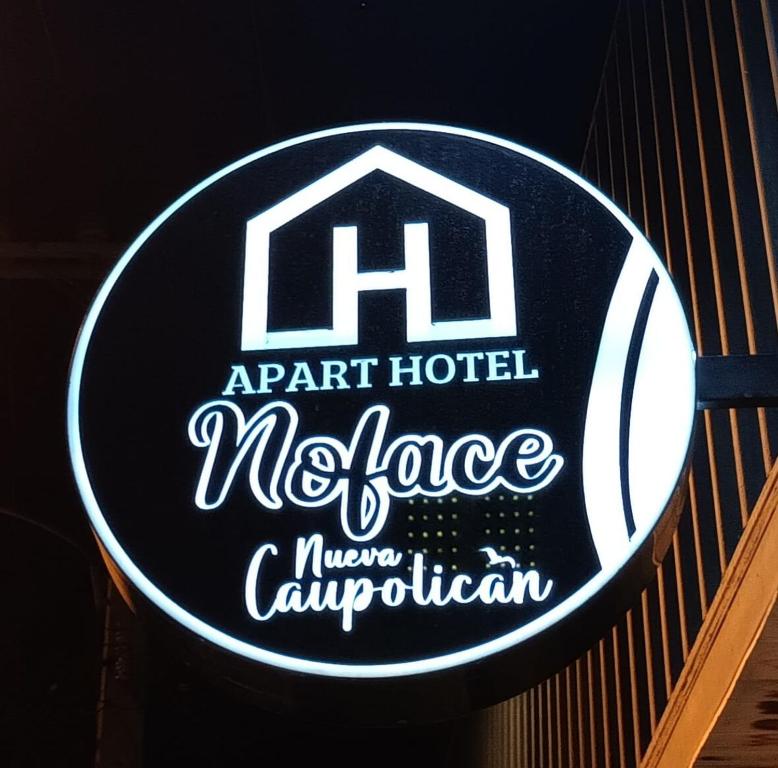 una señal para un motel carleton marriott magee en Noface 7, en Los Vilos