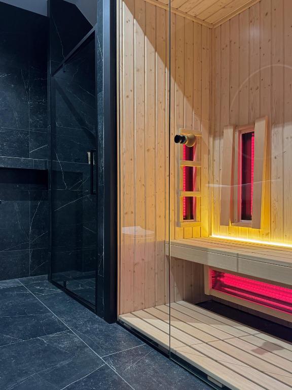 Kras-Resort Apartament 301 i 303 z widokiem na góry, prywatnym jacuzzi na tarasie i sauną - 10