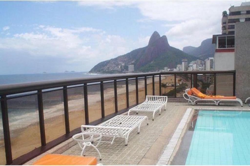 Real Apartments 204 Ipanema beachfront flat amazing sea view 2 bedrooms, Rio de Janeiro