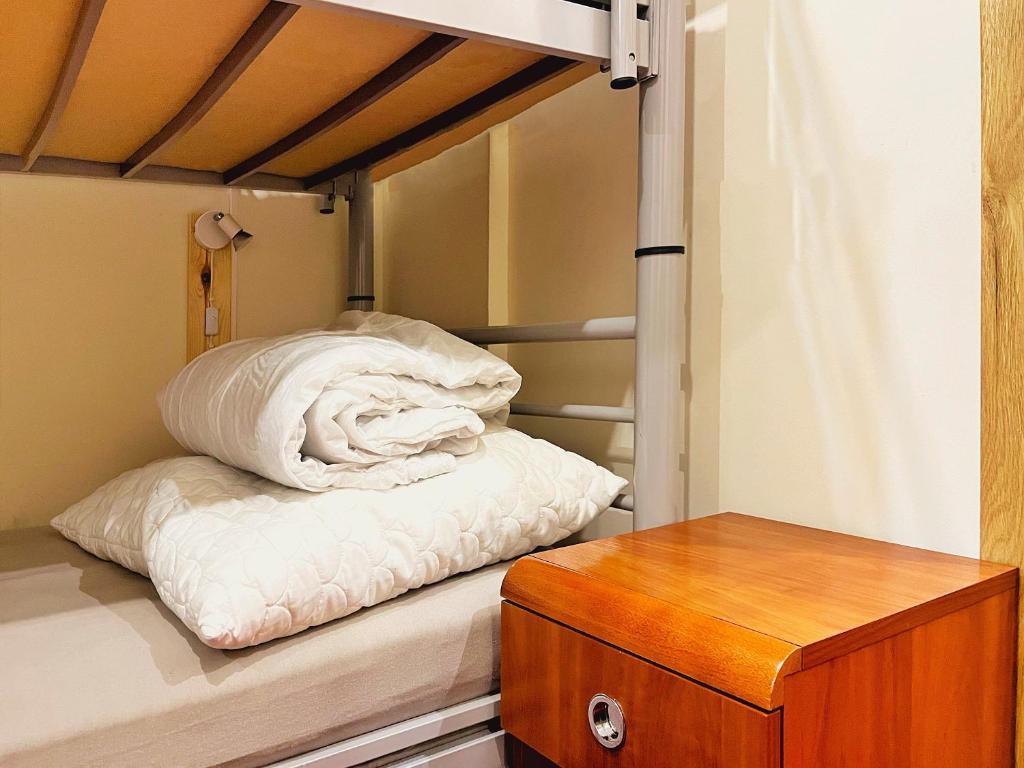 Fry House Hostel - 15min to Dworzec Zachodni, 5min to Klub Progresja - Bed In 4-Bed Female Dormitory Room