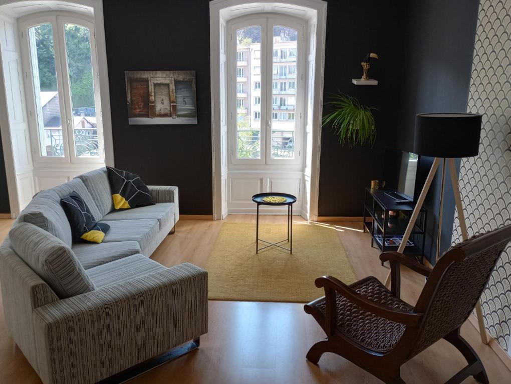 Tulle : bel appartement lumineux en centre ville - Appartement à Deux Chambres