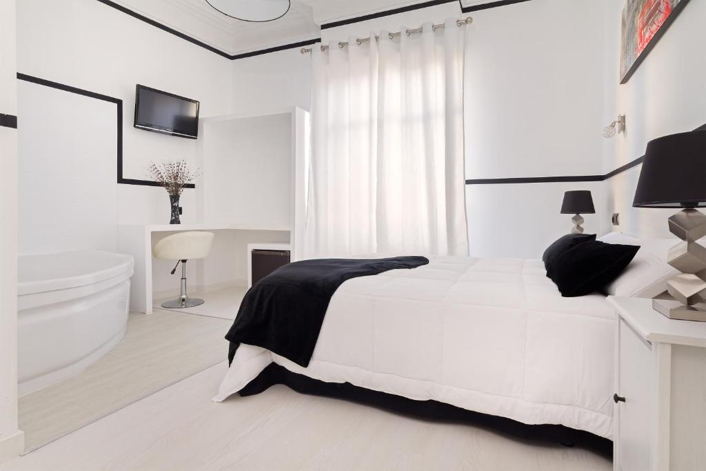 Gran Via 63 Rooms - Double Room With Spa Bath