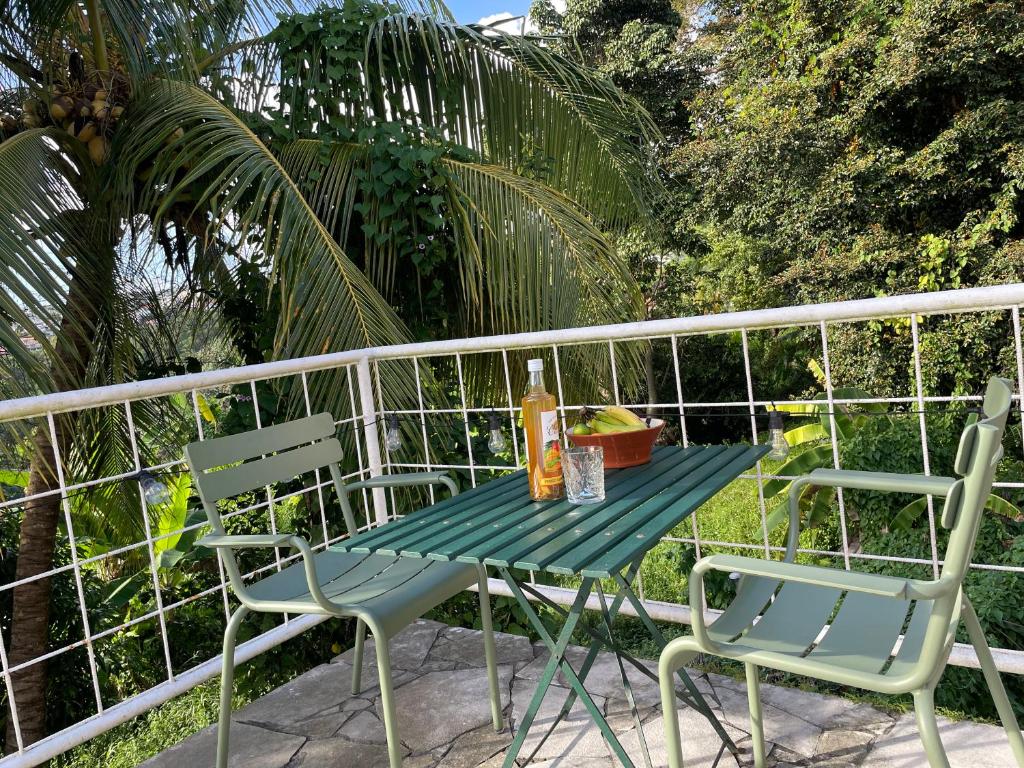 Fotografie z fotogalerie ubytování Studio Rez de villa avec piscine v destinaci Schoelcher