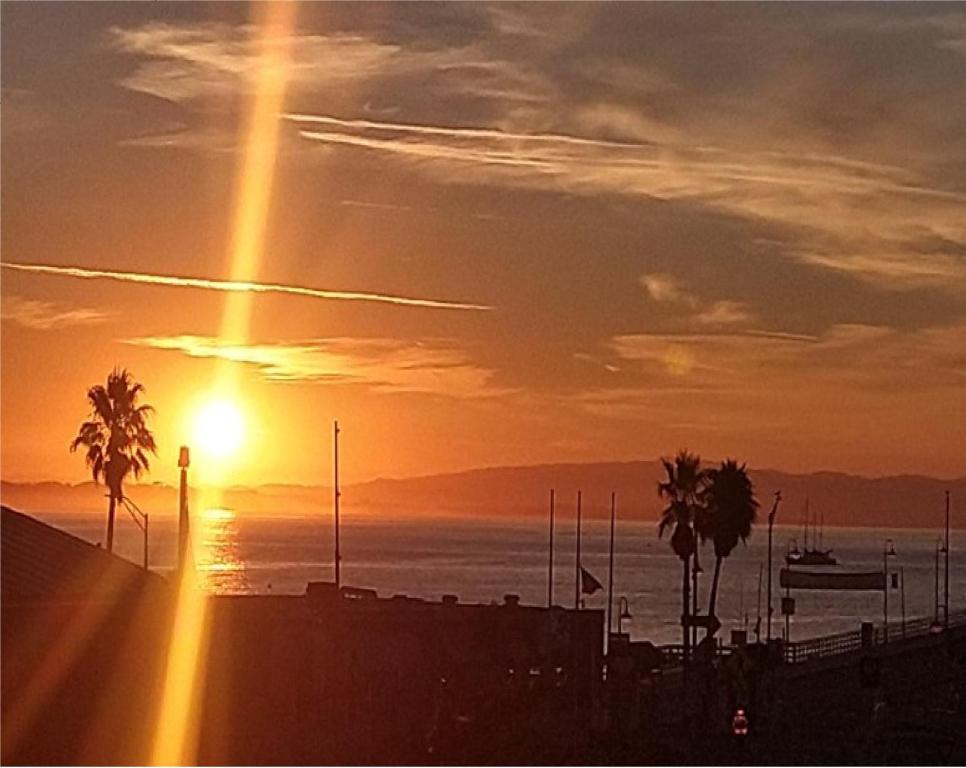 Sunrise o sunset na nakikita mula sa hotel o sa malapit