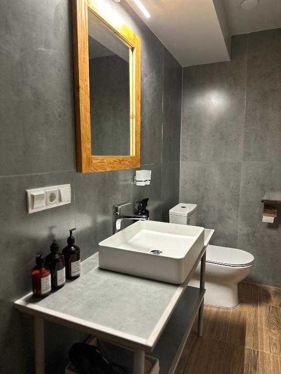 HERBS & HONEY boutique hotel & restaurant - Chambre Double De Luxe Avec Balcon
