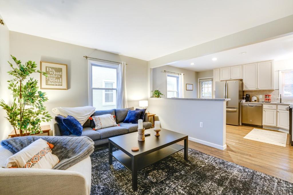 A seating area at WFH-Friendly Home in Dearborn Dogs Welcome!