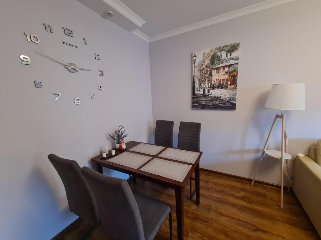 Zatrzymaj się w Toruniu - One-Bedroom Apartment