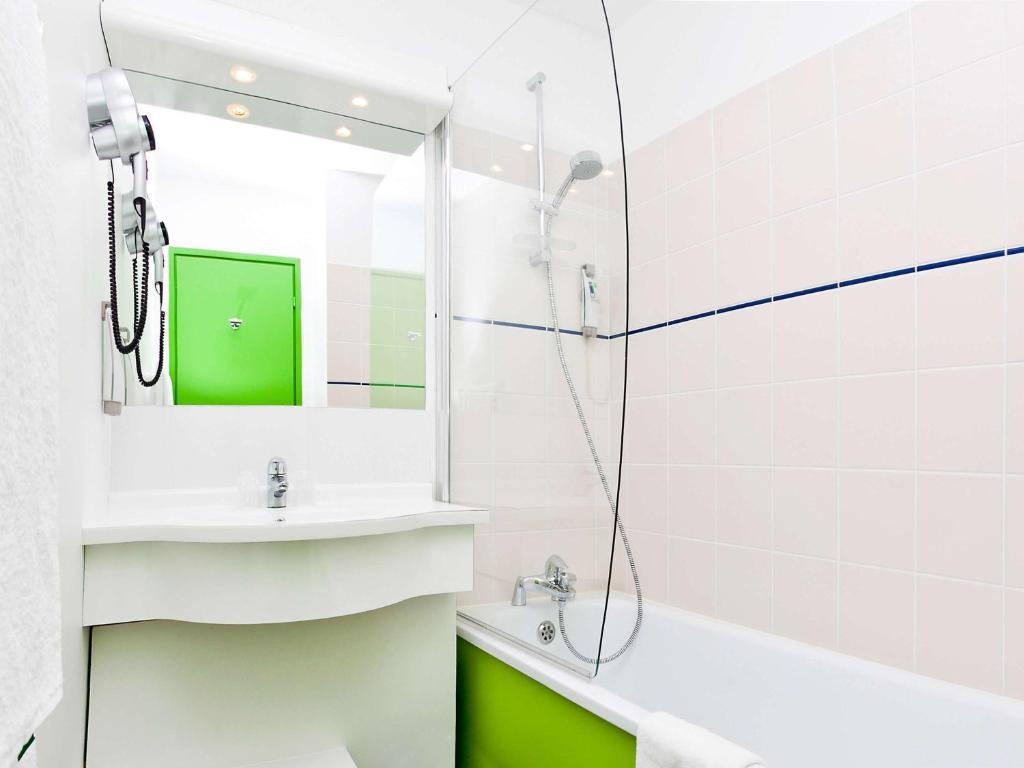Koupelna v ubytování ibis Styles Sarrebourg