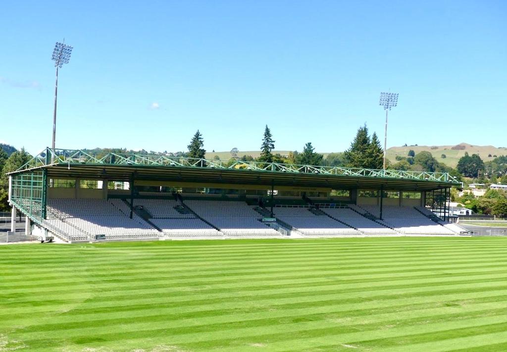 Spacious retreat with Mountain View - Resim 38