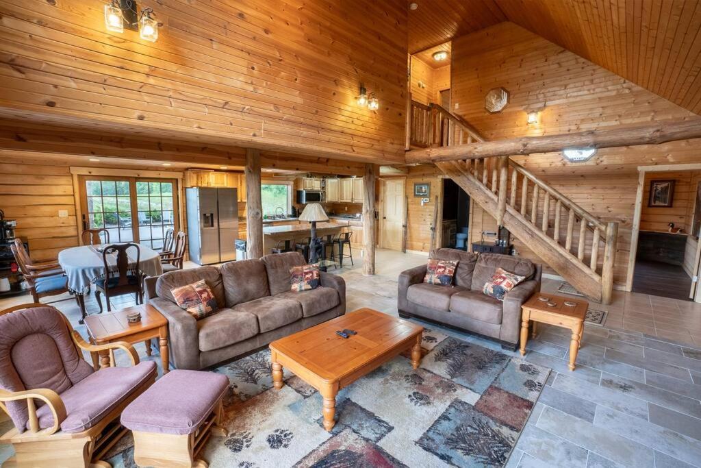 Posezení v ubytování Keystone Lodge - Private Log Home