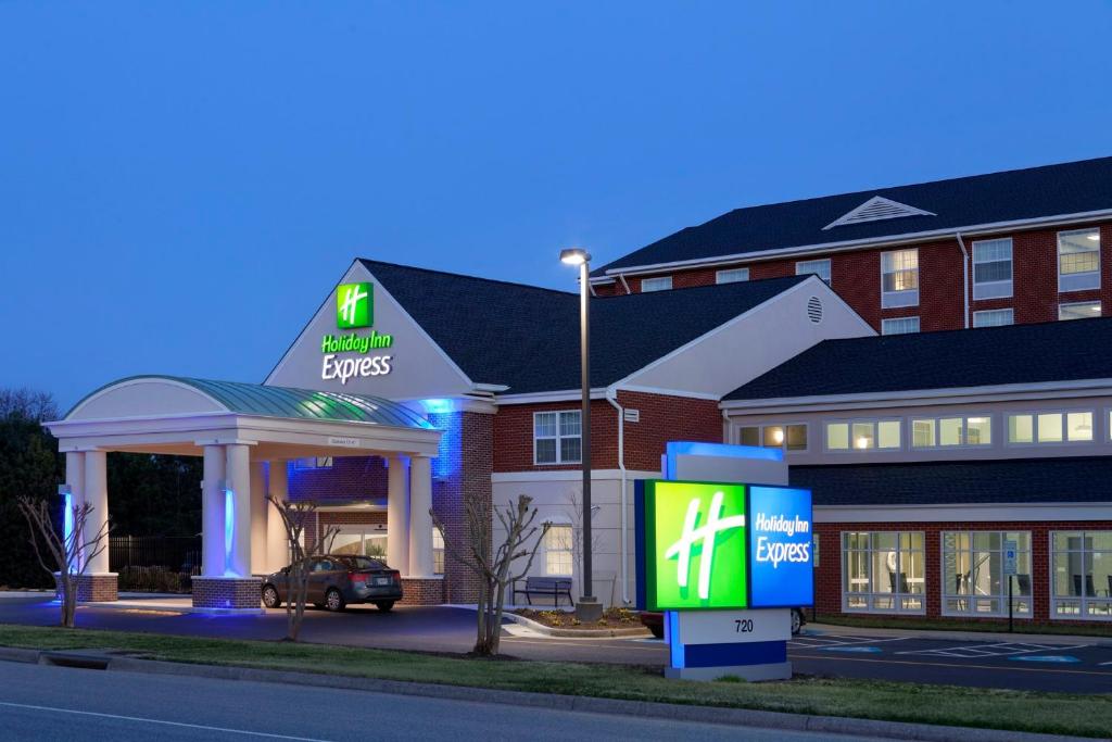 Holiday Inn Express Williamsburg North by IHG photo