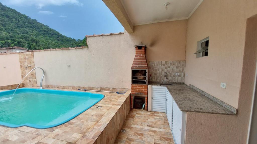 Uma vista da montanha tirada da casa de temporada 