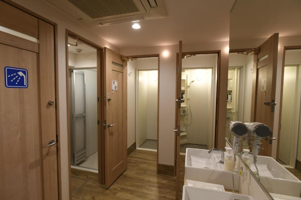 Koupelna v ubytování A16 HOSTEL TOKYO