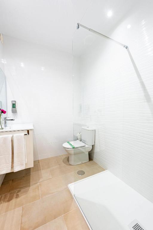 A bathroom at Hotel Toboso Almuñécar