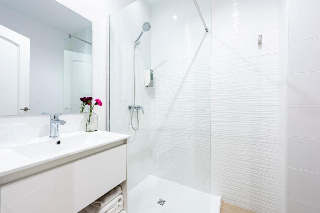 A bathroom at Hotel Toboso Almuñécar