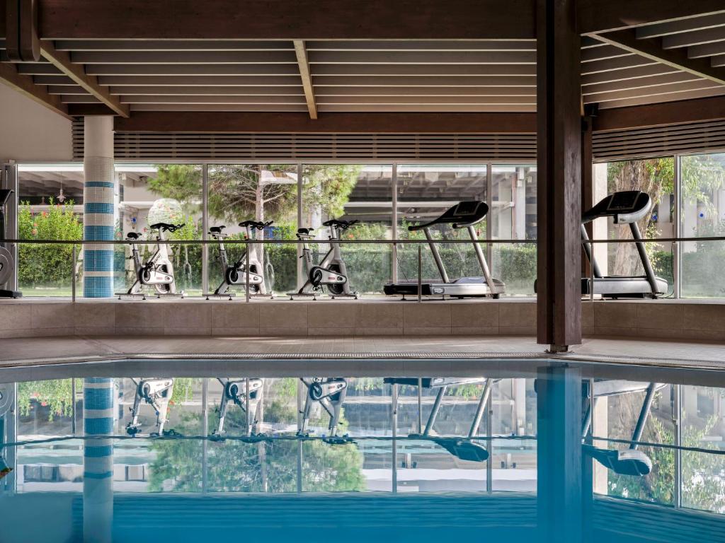 Bazén v ubytování Esperos Mare Resort & Spa nebo v jeho okolí