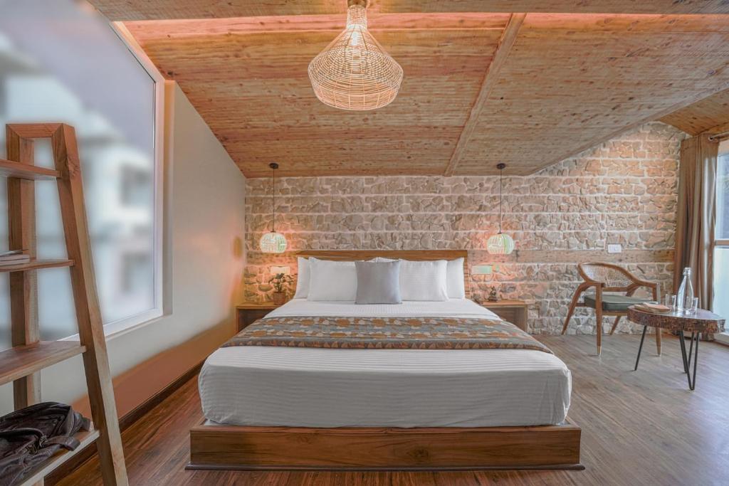 Saanjh - The Musical Sunset - Deluxe Double Room With Balcony