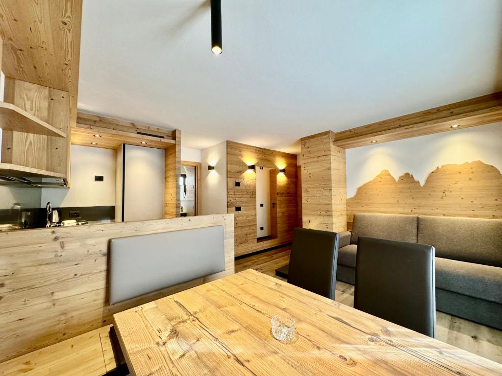 Cucina o angolo cottura di Dolomiti Luxury Mountain View BIKE FRIENDLY