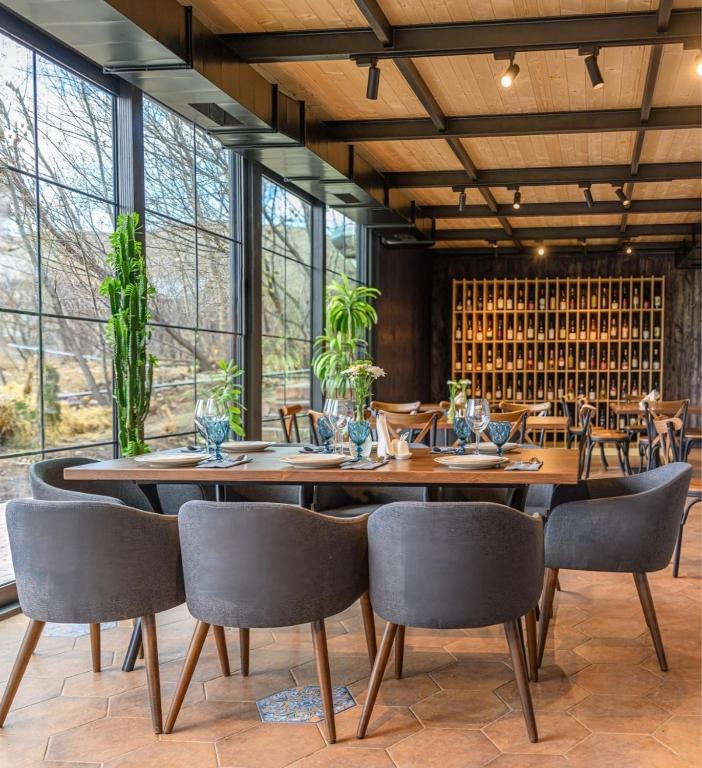 Fotografie z fotogalerie ubytování Tsaghkunk Chef House Hotel & Restaurant v destinaci Sevan