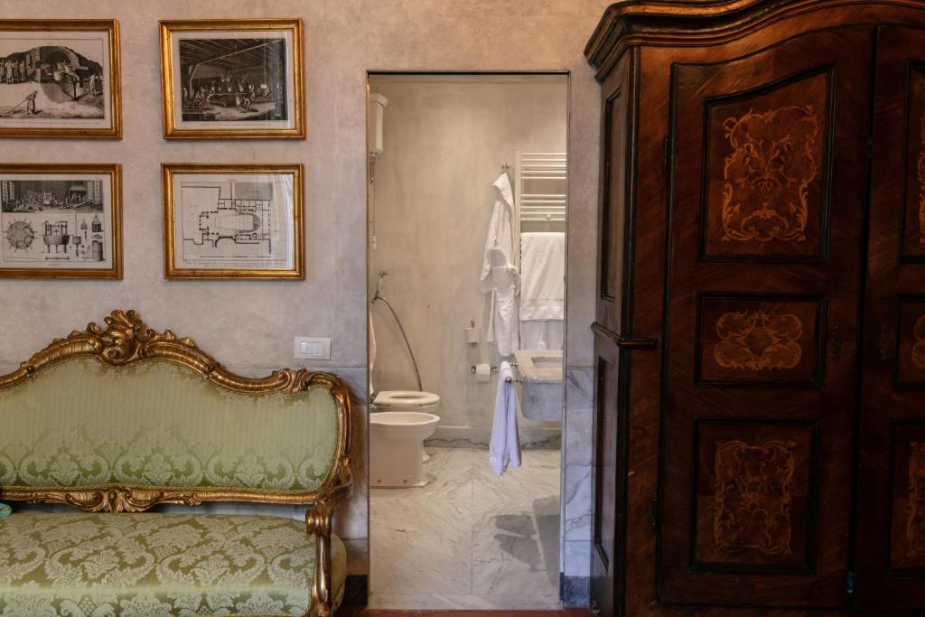 Koupelna v ubytování Palazzo Doria Napoli