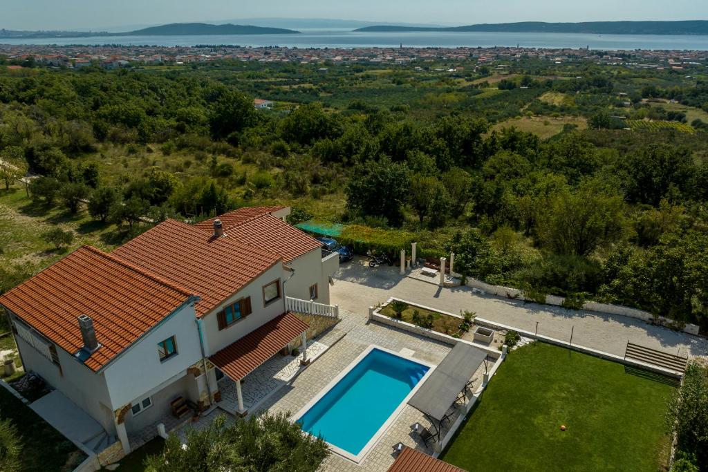 Bazén v ubytování Villa Stari Hill private pool nebo v jeho okolí
