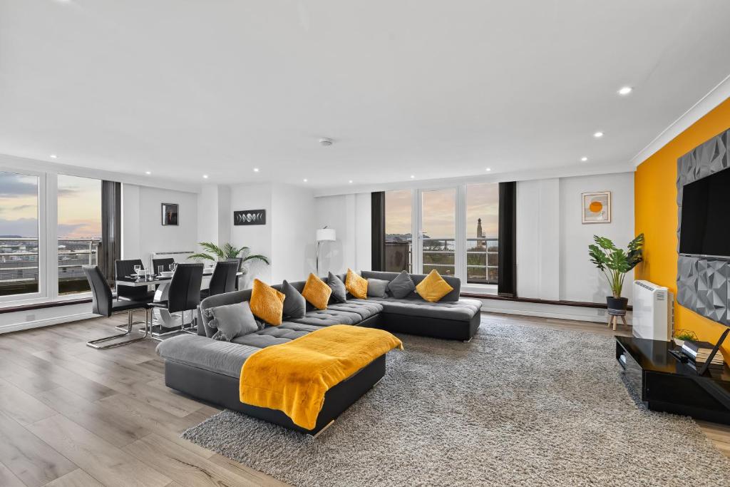 The Penthouses At City Center - JamesEdition