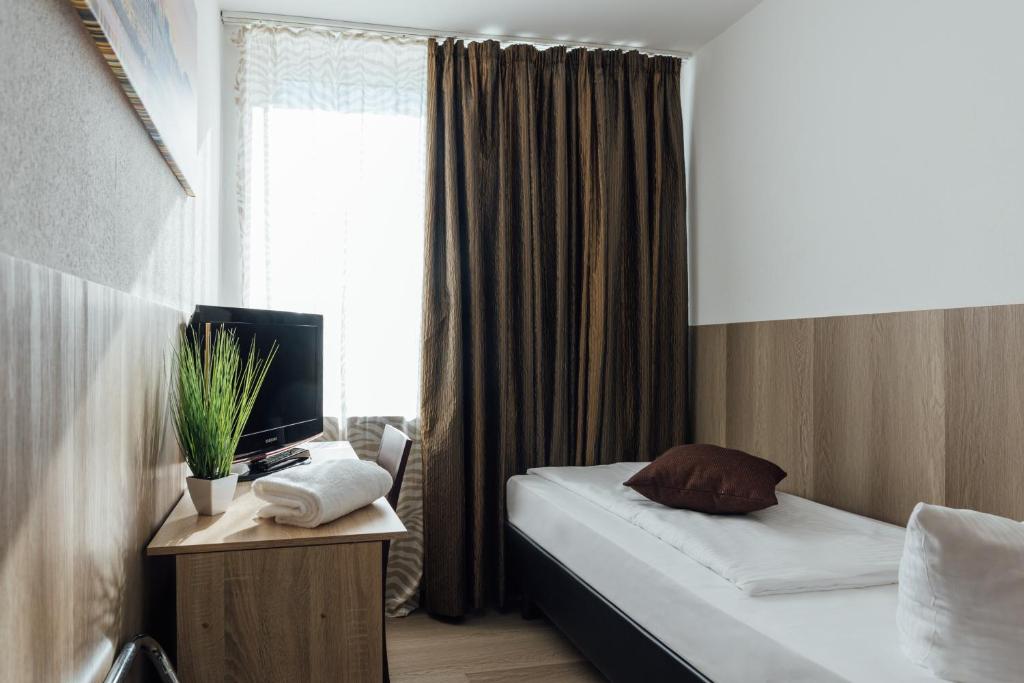 Hotel Hanseat Hamburg - Free Parking - Resim 13