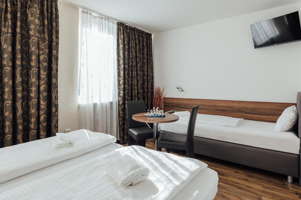 Hotel Hanseat Hamburg - Free Parking - Resim 19