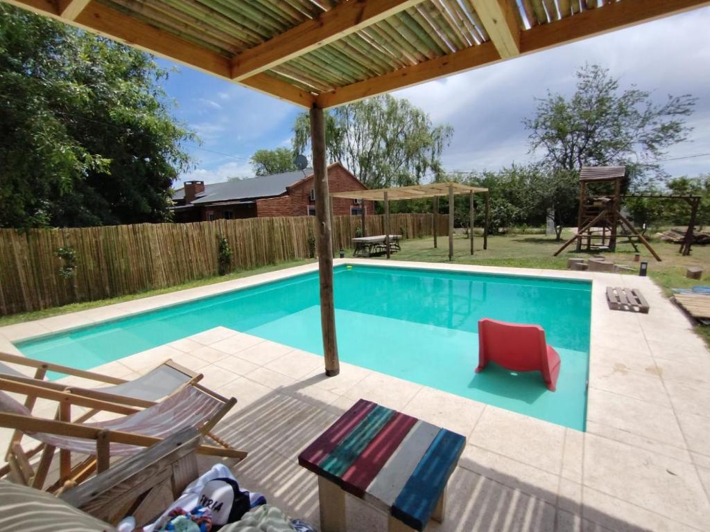 Propiedad Privada con Piscina y parque