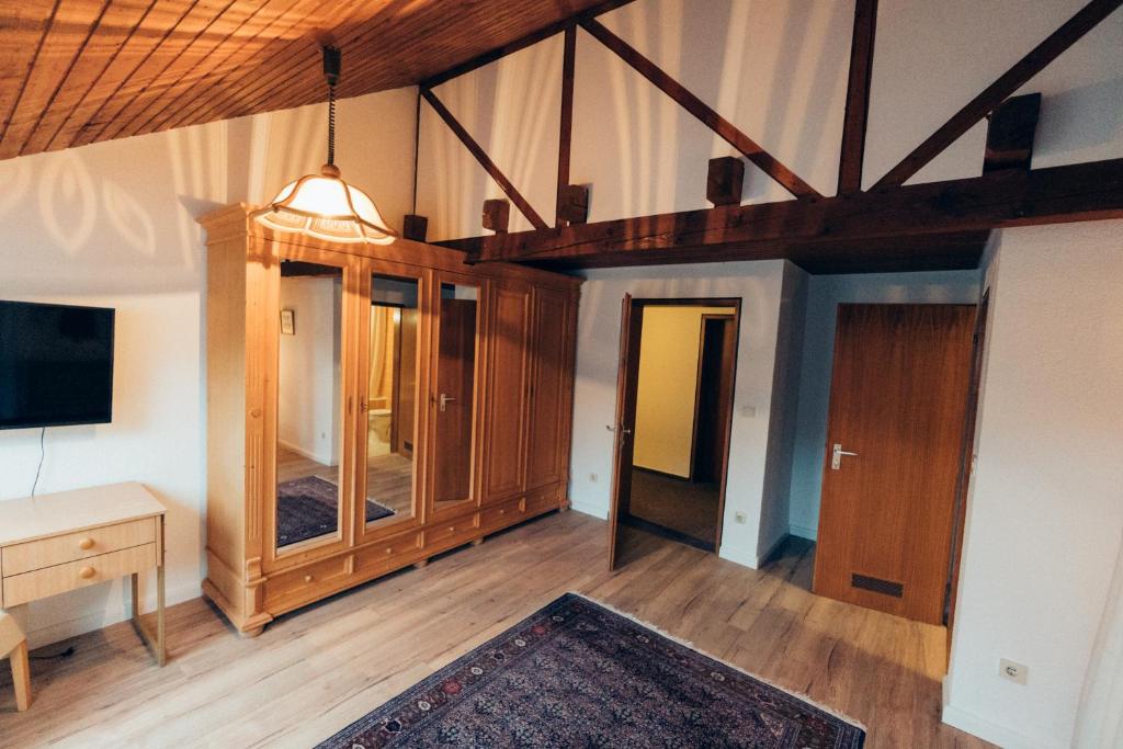 TV a/nebo společenská místnost v ubytování Gasthof Hotel zur Post