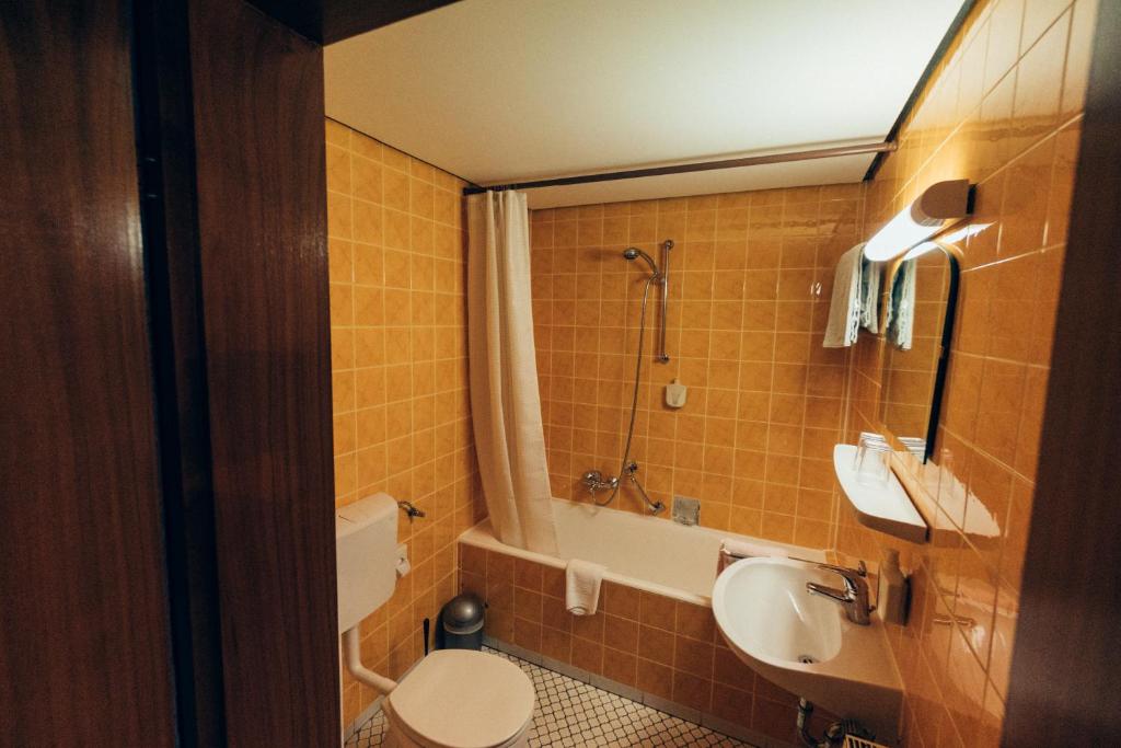 Koupelna v ubytování Gasthof Hotel zur Post