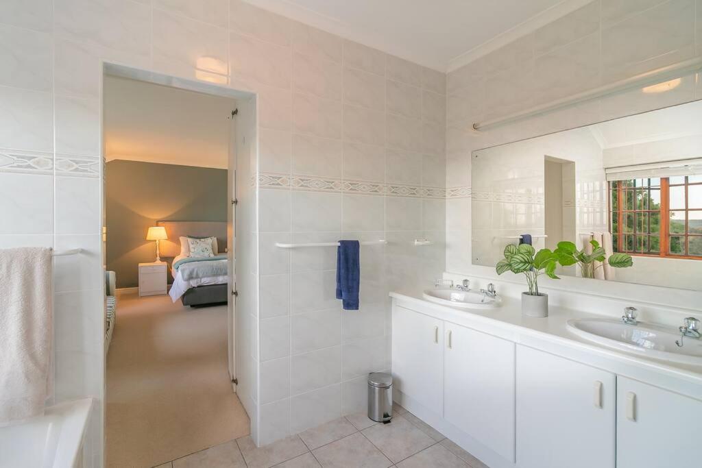 Escape to Paradise in Plett - Back up Electricity - Image 37