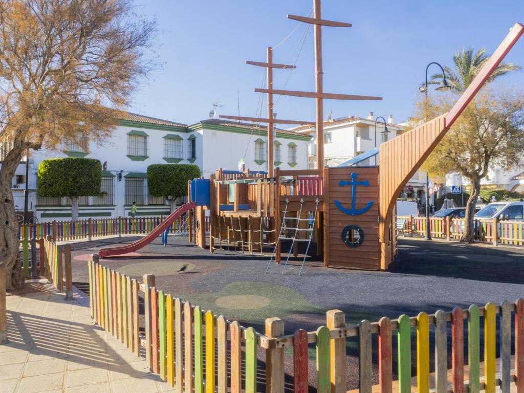 Herní místnost nebo prostor pro děti v ubytování Cubo's Beach Side Apartment at La Cala