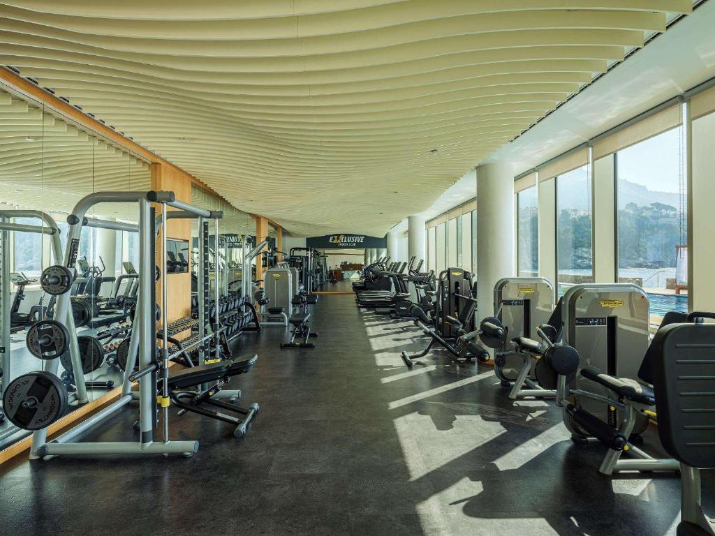 Posilňovňa alebo fitness centrum v ubytovaní Rixos Premium Dubrovnik