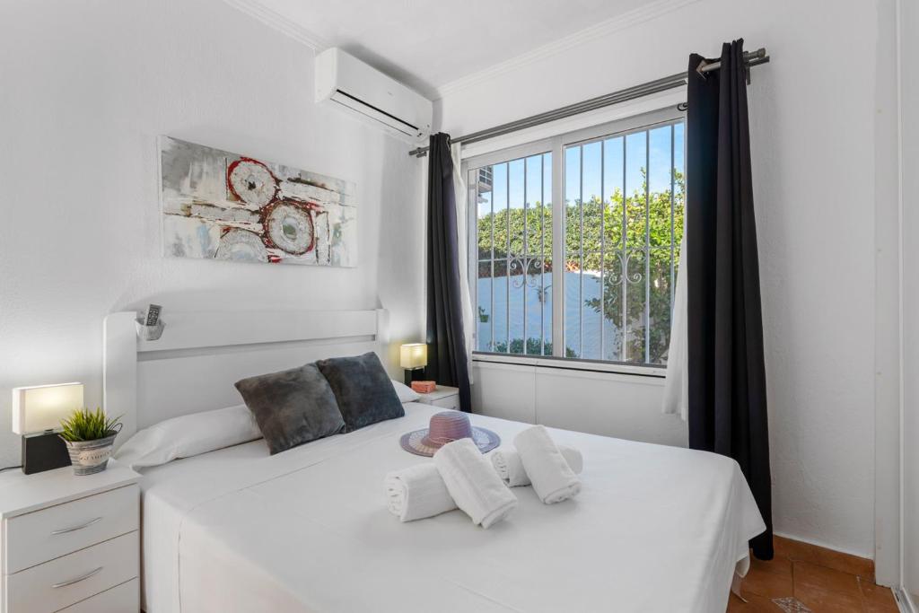 A bed or beds in a room at Villa Anais - PlusHolidays