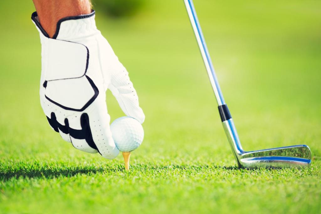 Golf v rezortu nebo okolí