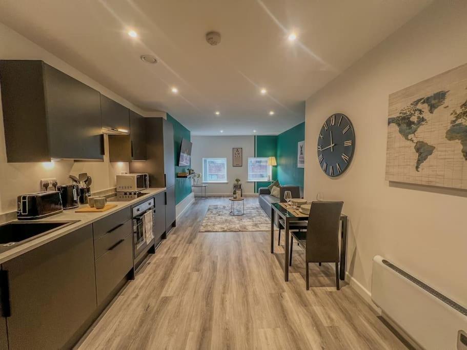 Orange Rentals7Suites Aparthotel, Sleeps 2 Pets Liverpool (updated prices 2024)