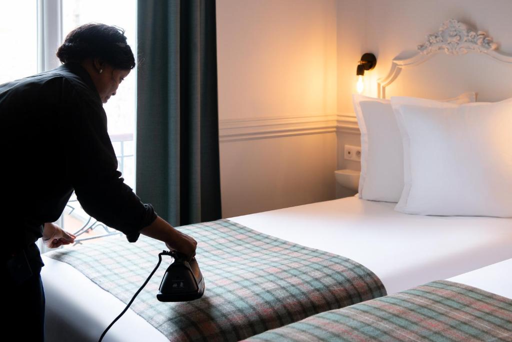 Hôtel De La Porte Dorée - Resim 32